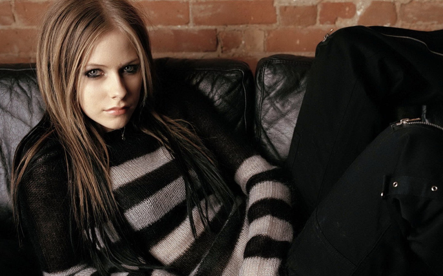 Avril Lavigne 艾薇儿·拉维妮 美女壁纸(三)17 - 1440x900