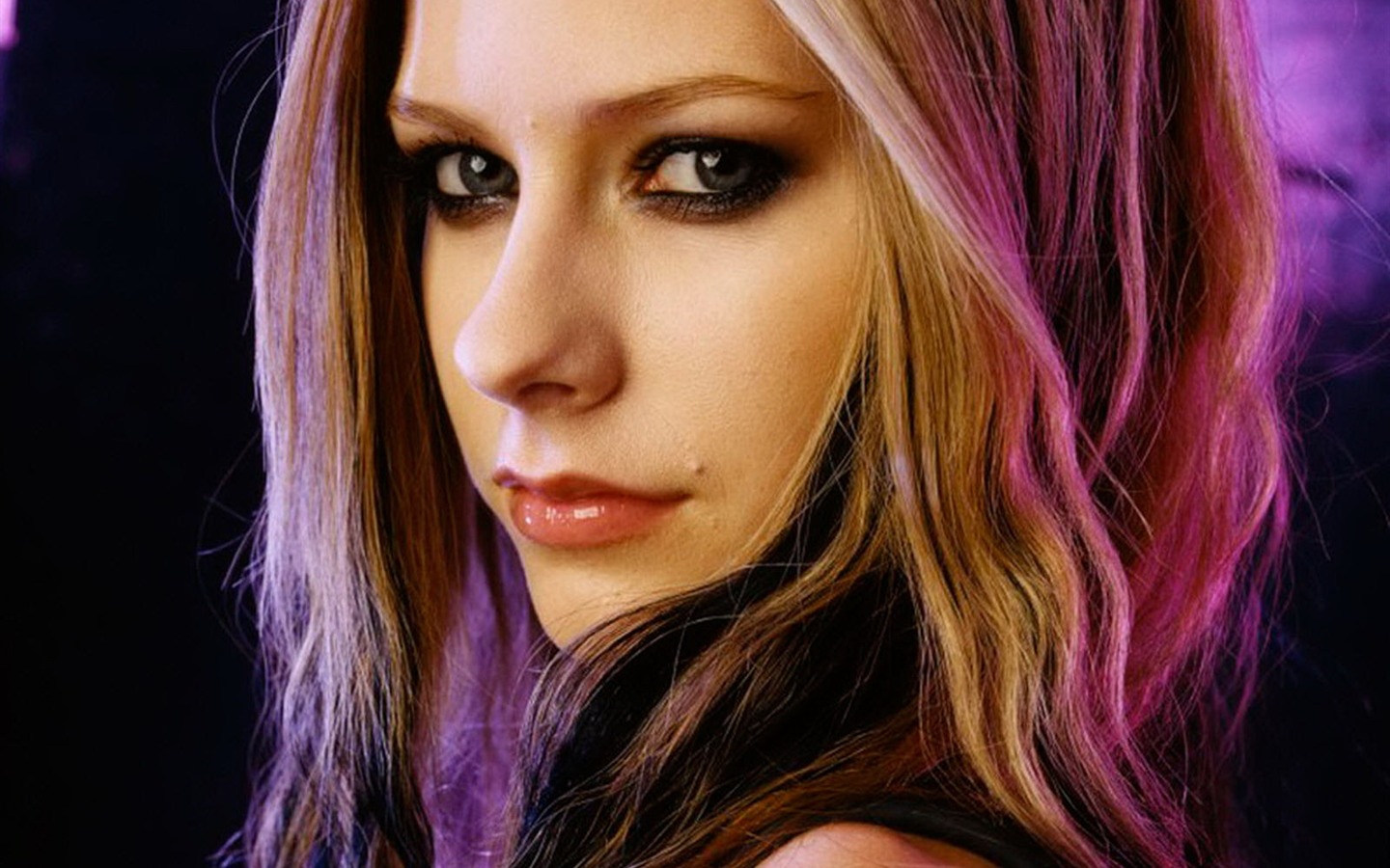 Avril Lavigne 艾薇儿·拉维妮 美女壁纸(三)25 - 1440x900
