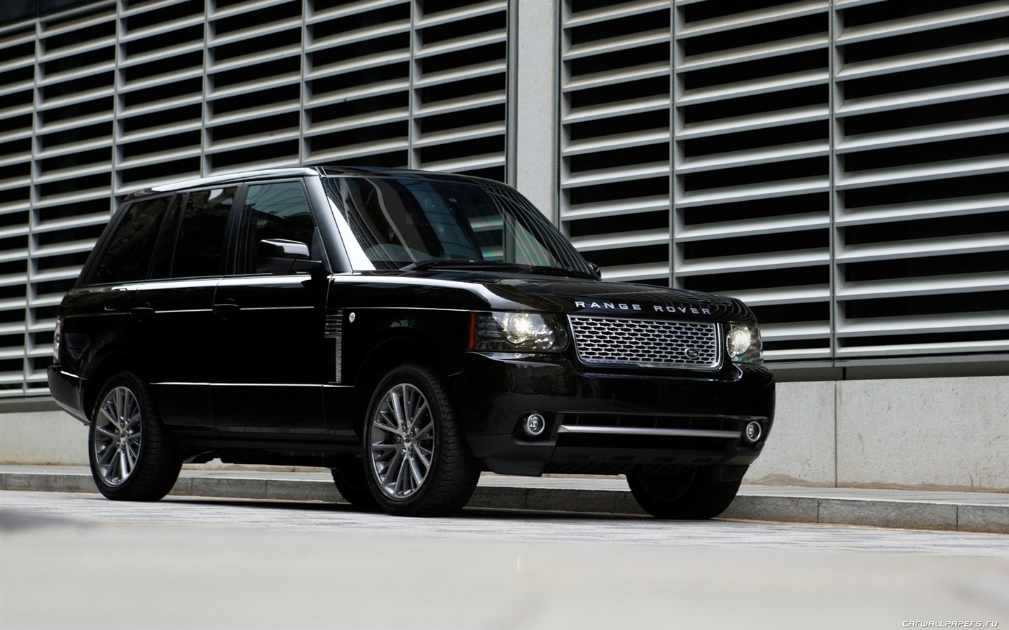 Land Rover Range Rover Black Edition - 2011 HD Wallpaper #3 - 1440x900