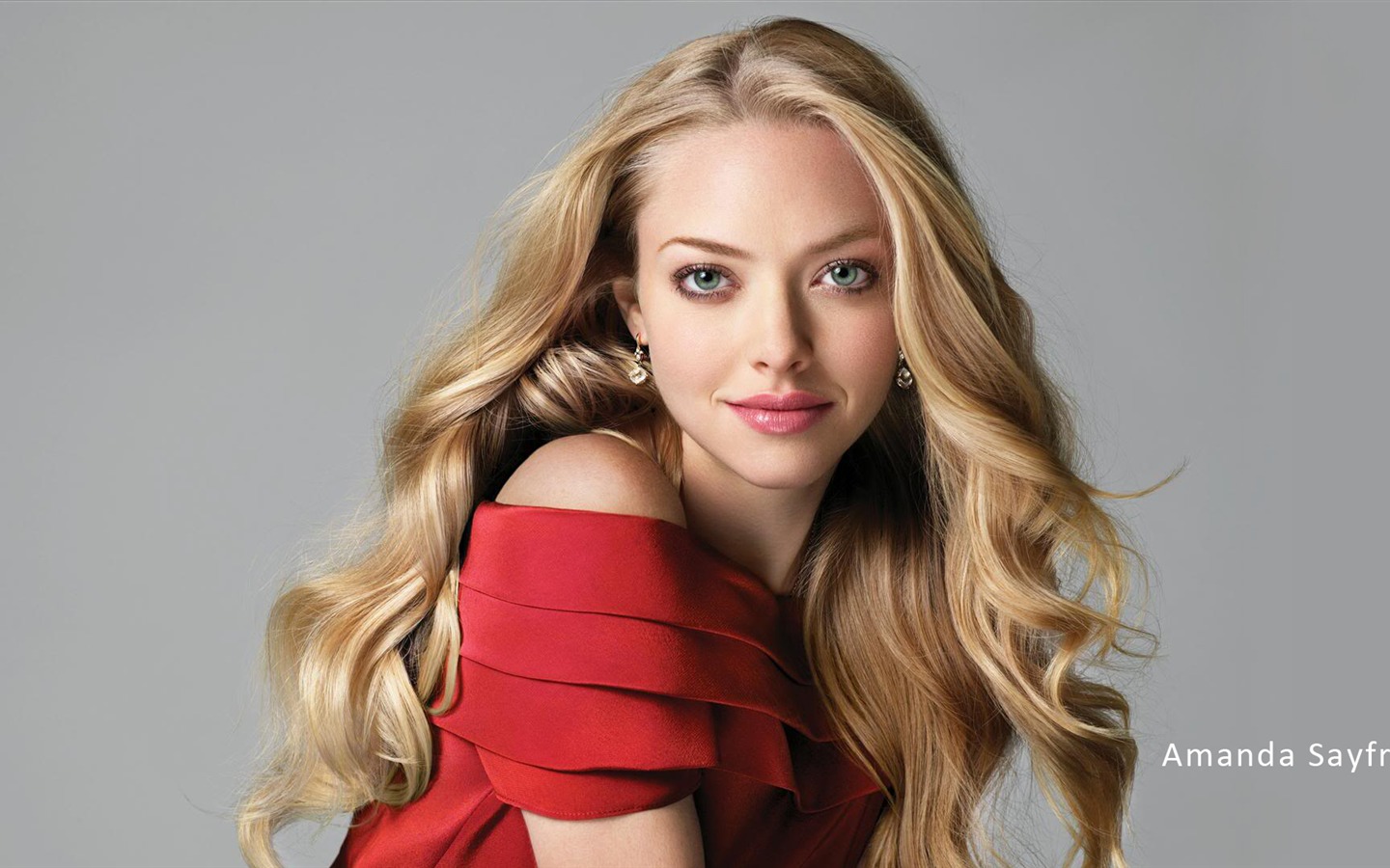 Amanda Seyfried beautiful wallpaper #1 - 1440x900