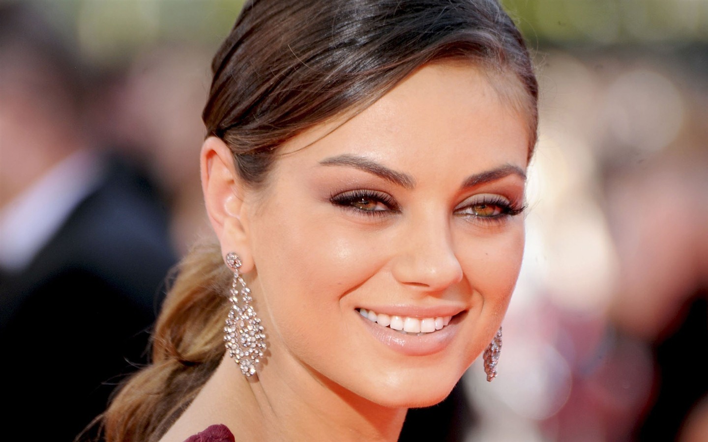 Mila Kunis hermosos fondos de pantalla #5 - 1440x900