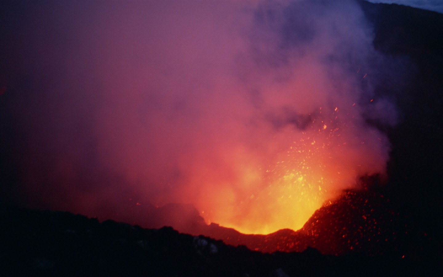 Vulkanausbruch von der herrlichen Landschaft Tapeten #12 - 1440x900