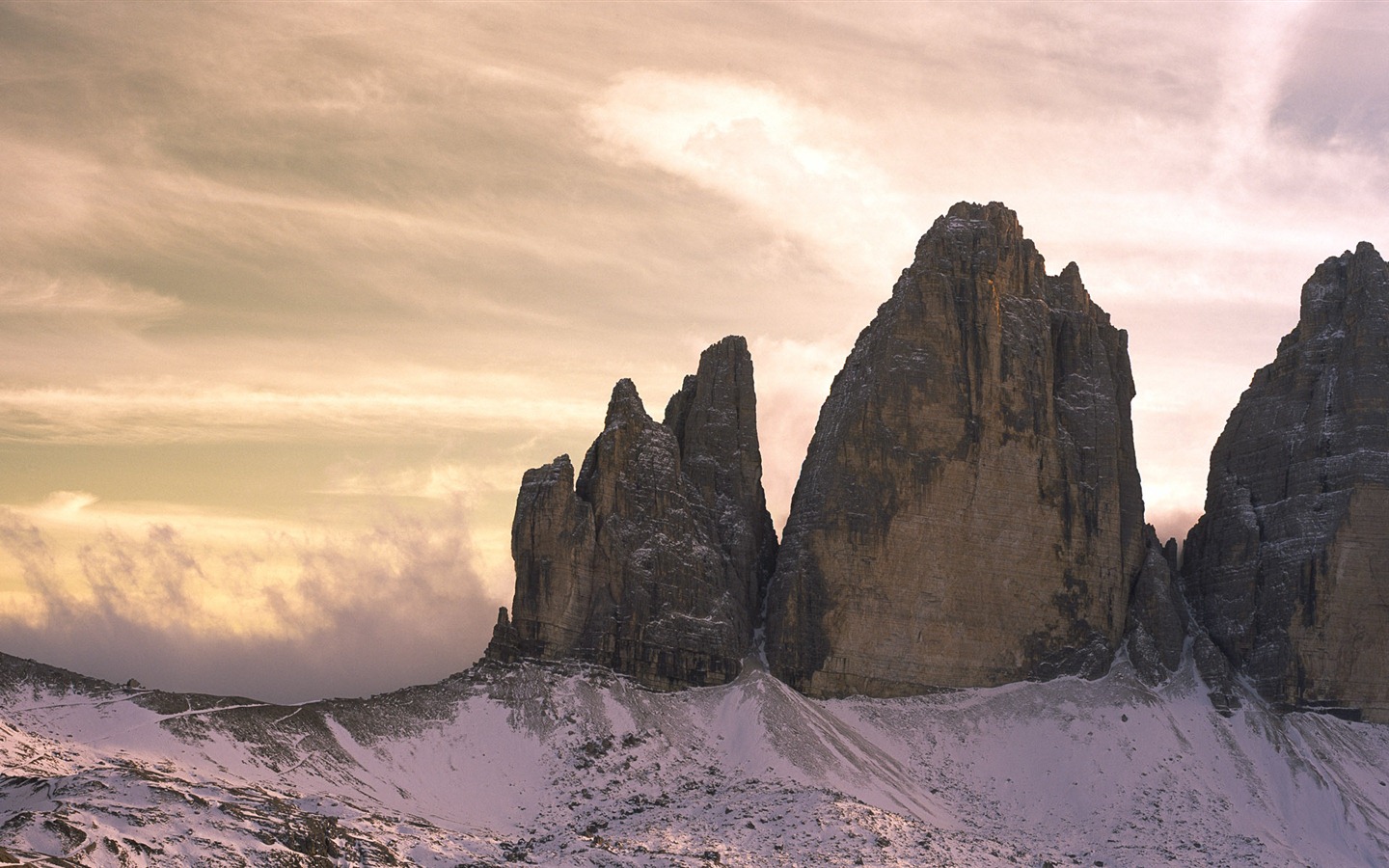 Windows 8 offiziellen Panorama Tapete, Wellen, Wälder, majestätische Berge #13 - 1440x900