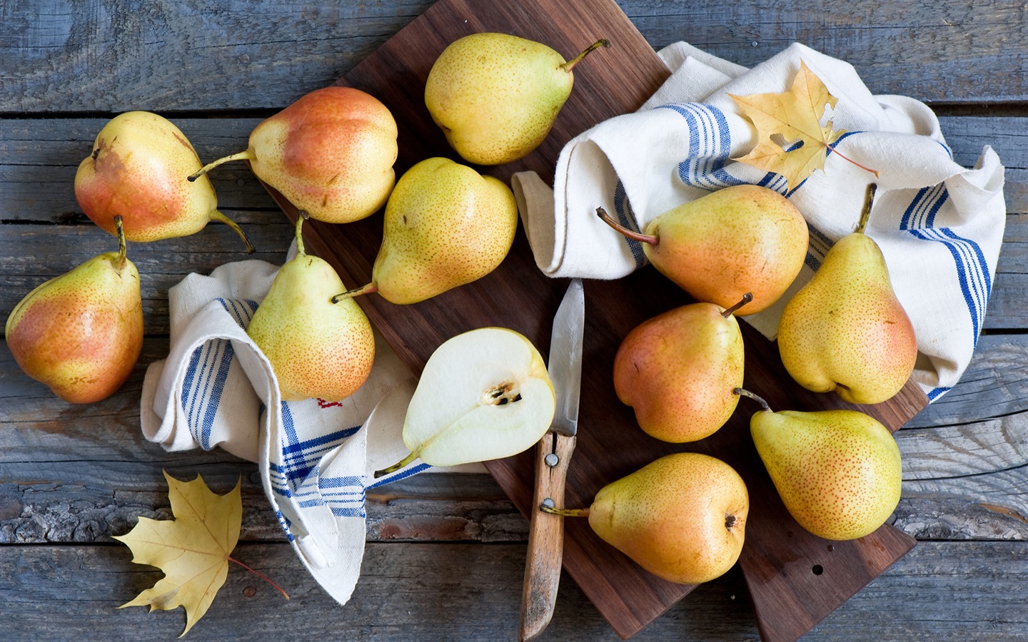 Succulent fruit, pears close-up HD wallpapers #15 - 1440x900