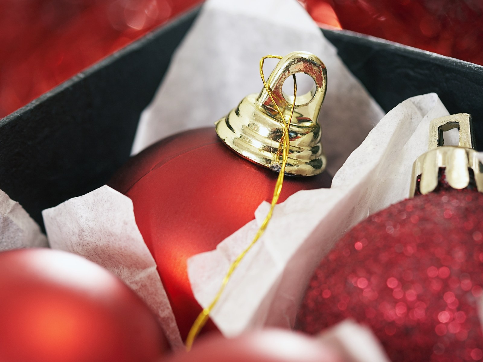 Happy Christmas decorations wallpapers #7 - 1600x1200