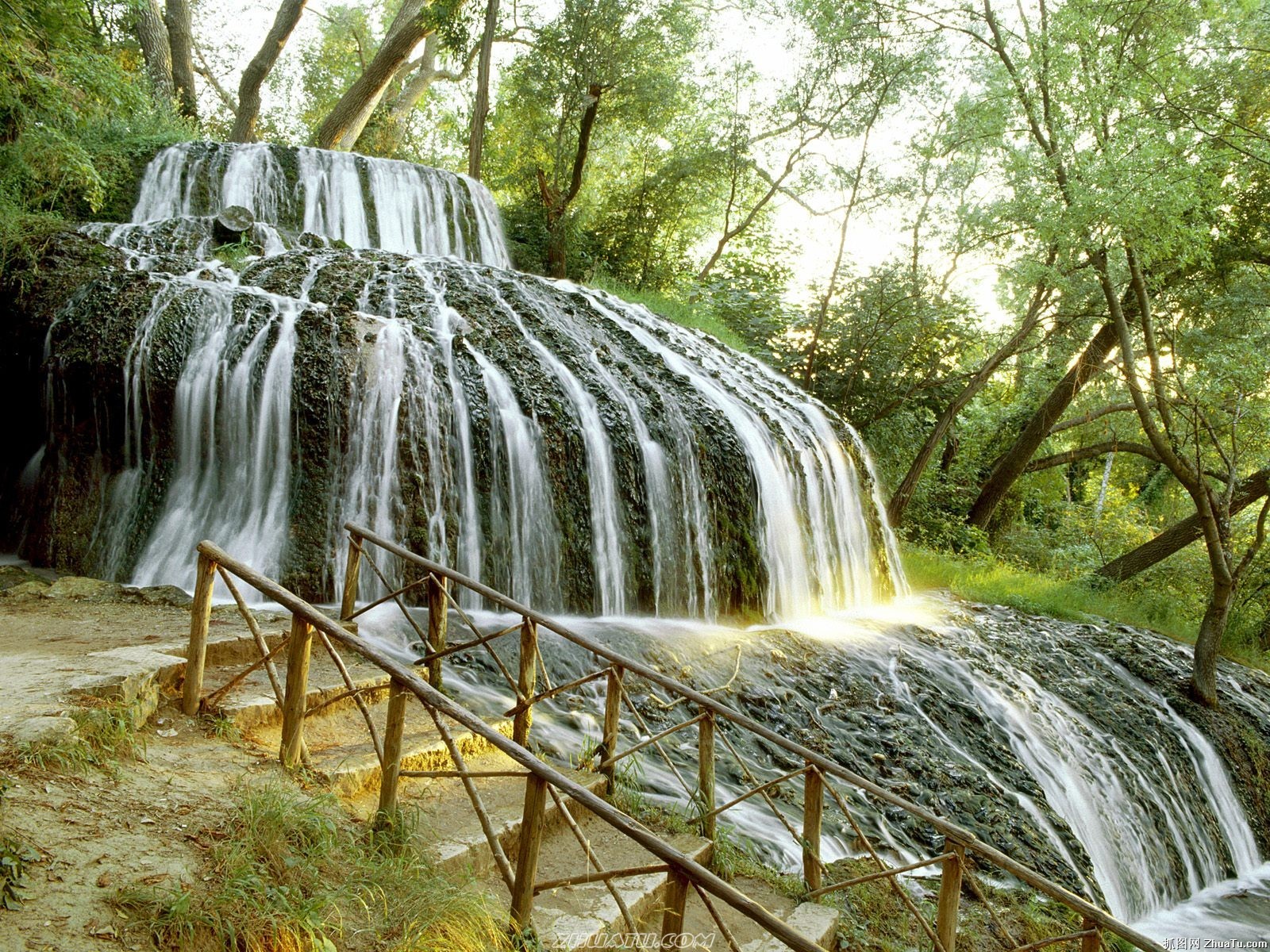 Cataratas del Bosque Fondo de pantalla HD #7 - 1600x1200