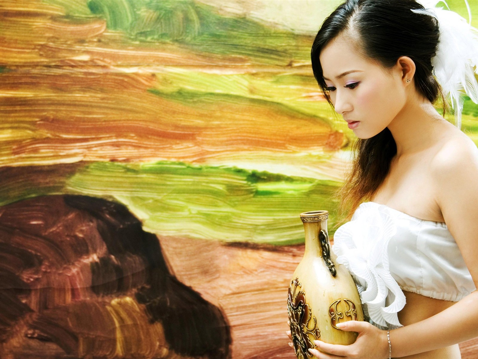 油画背景前的白衣美女5 - 1600x1200