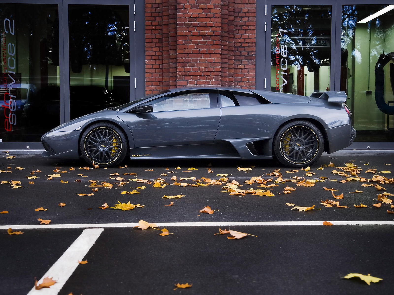 Cool автомобили Lamborghini обои #15 - 1600x1200