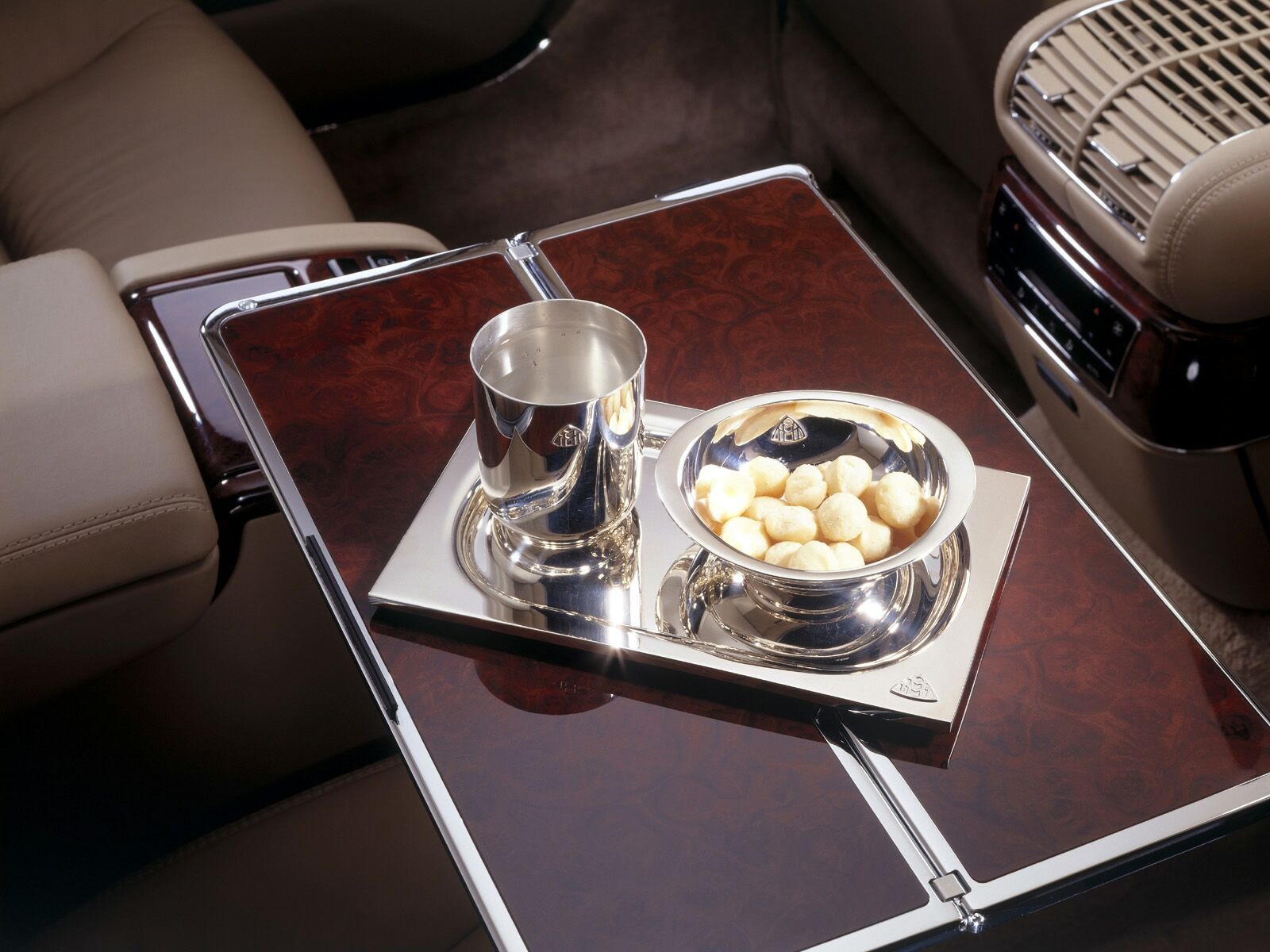 Maybach luxusní vozy wallpaper #54 - 1600x1200