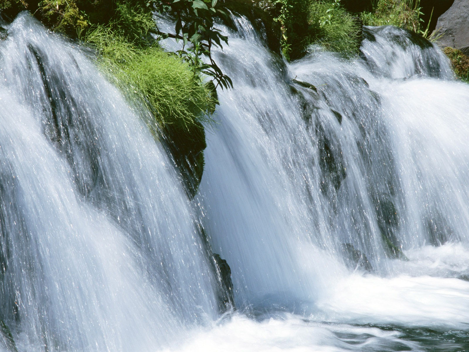 Waterfall streams HD Wallpapers #10 - 1600x1200