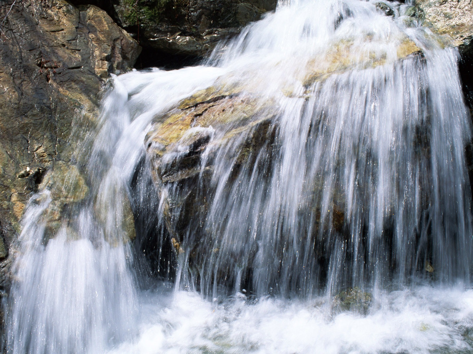 滝は、HD画像ストリーム #12 - 1600x1200