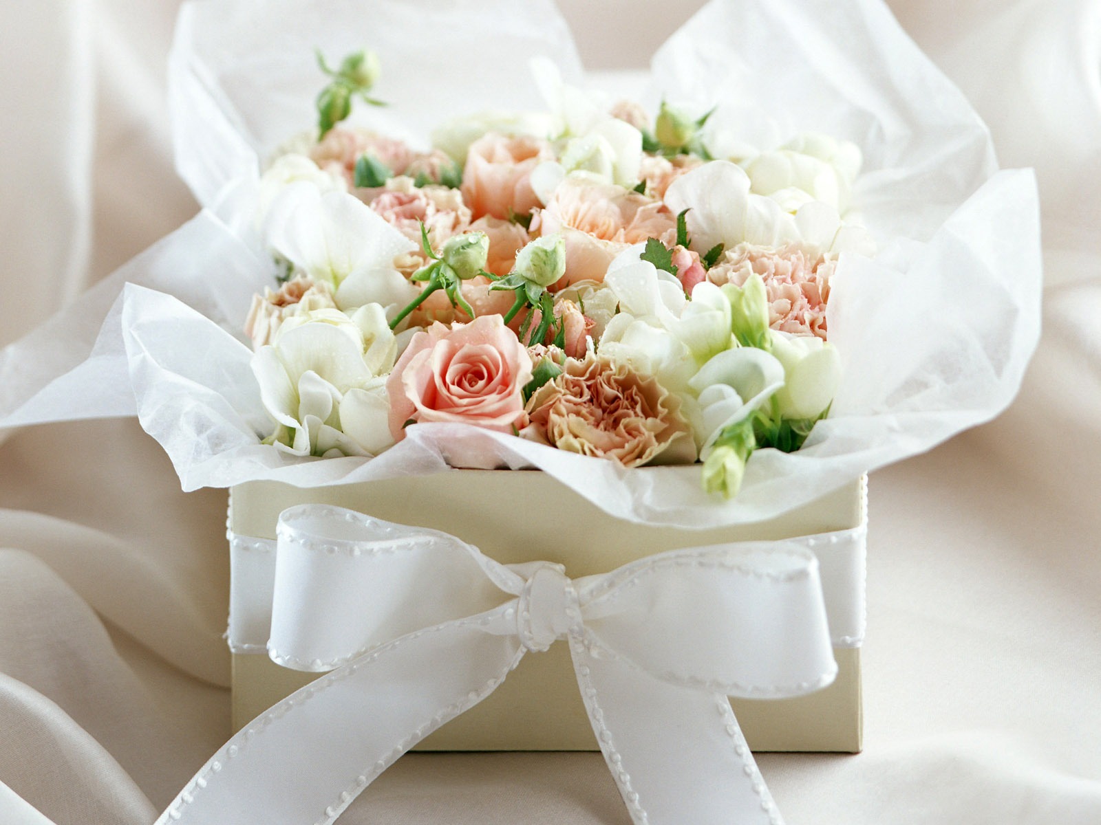 Flowers and gifts wallpaper (1) #7 - 1600x1200