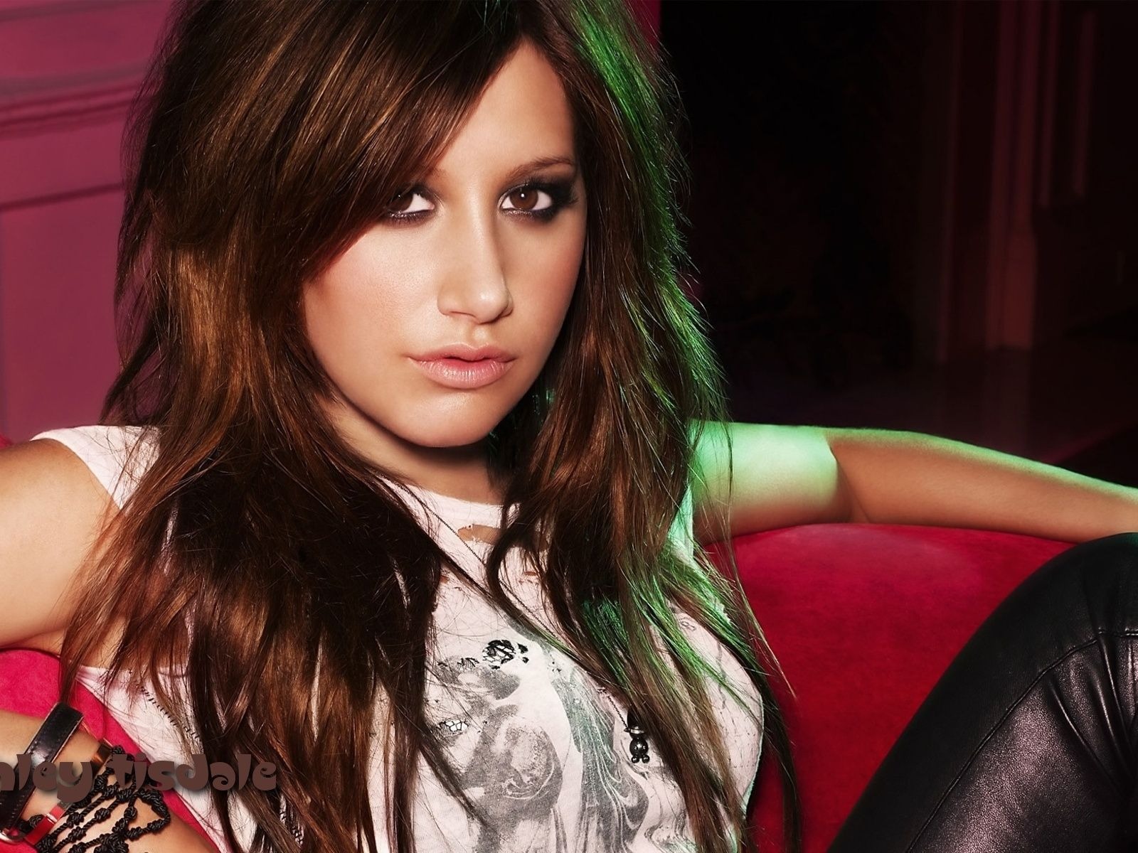 Ashley Tisdale 阿什丽·提斯代尔 美女壁纸(一)15 - 1600x1200