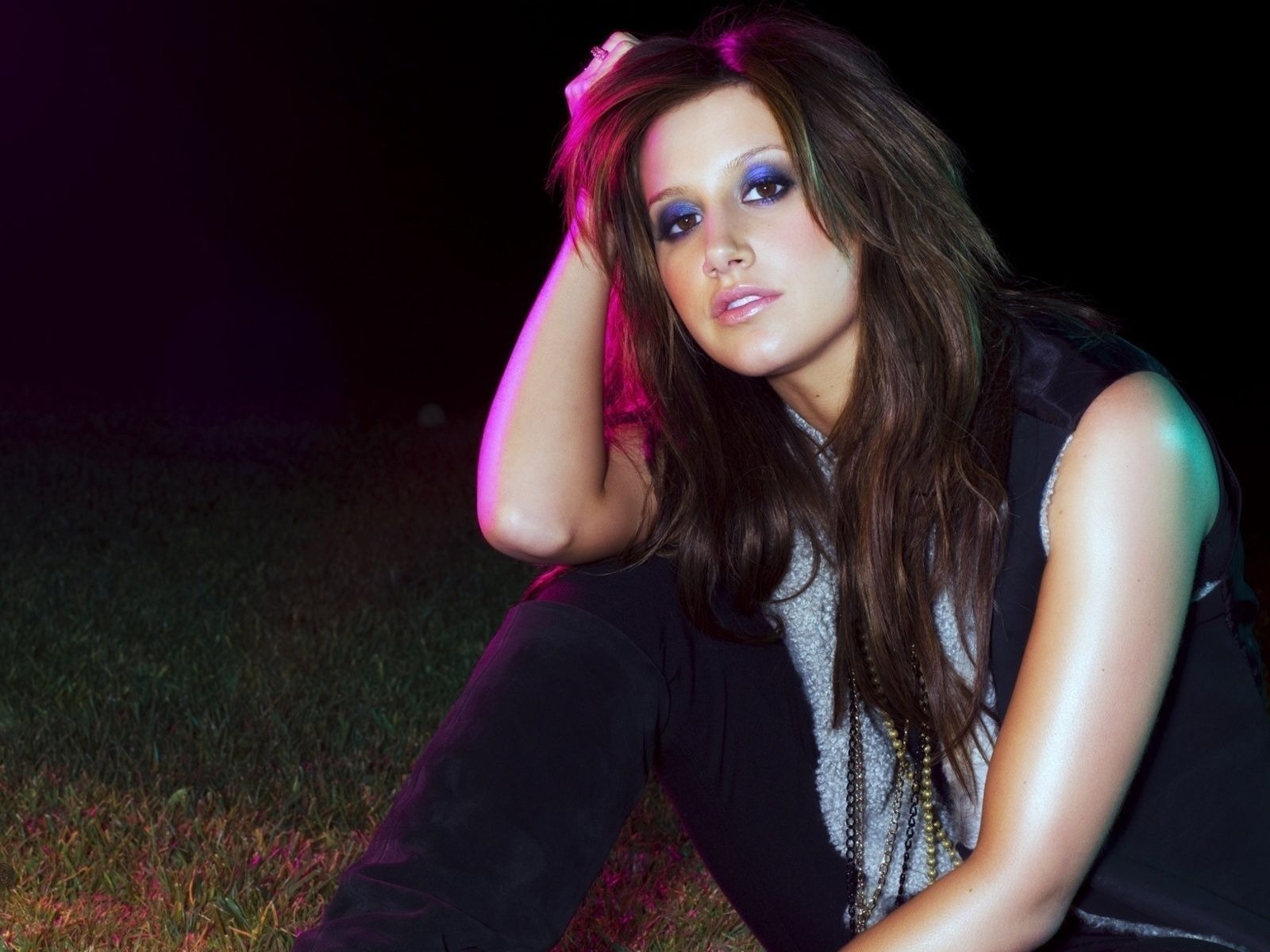 Ashley Tisdale beautiful wallpaper (2) #18 - 1600x1200