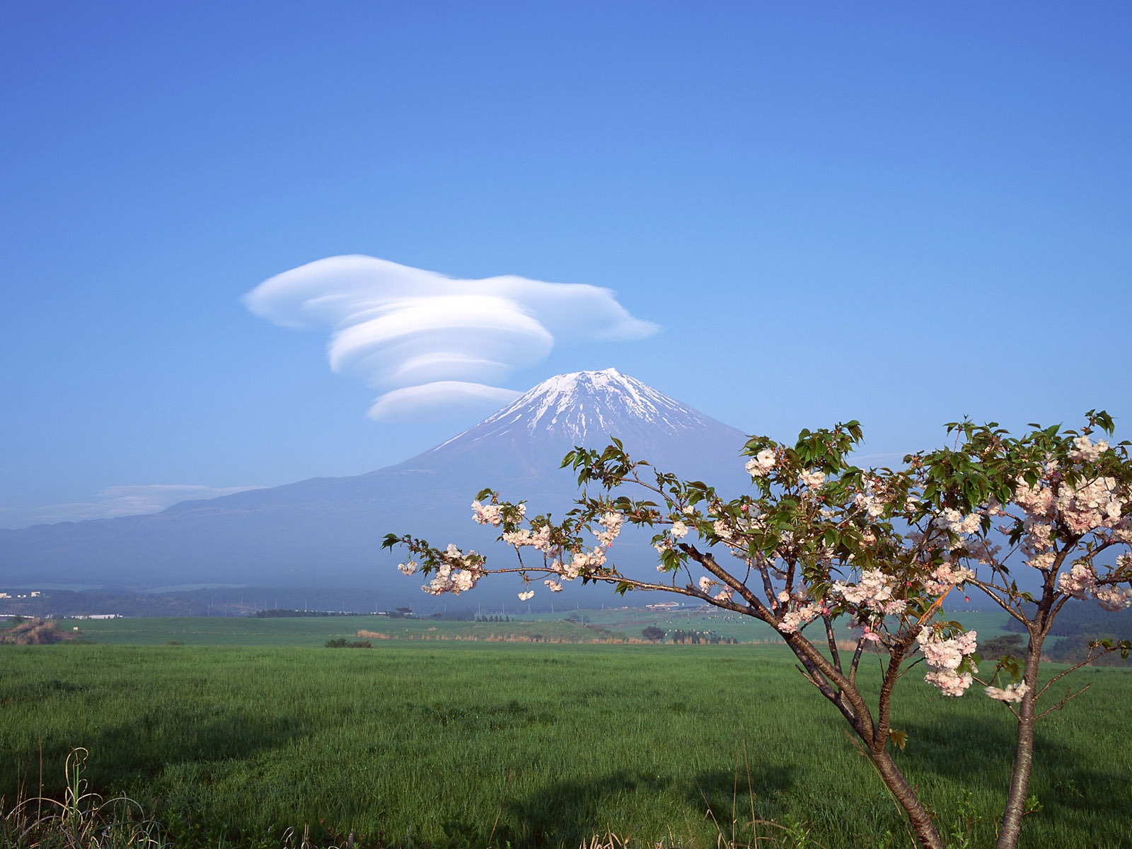 Гора Фудзи, Япония обои (2) #6 - 1600x1200