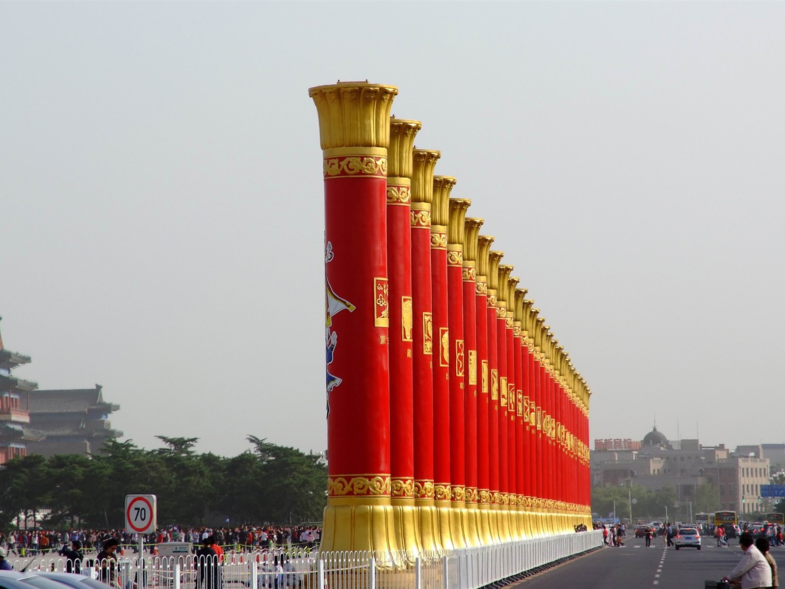 Costumes, Tiananmen Square (rebar works) #8 - 1600x1200