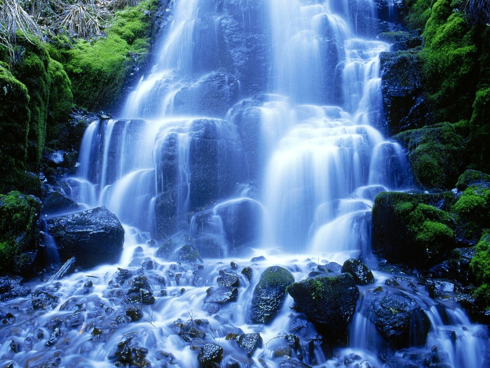 Waterfall streams wallpaper (3) #11 - 1600x1200
