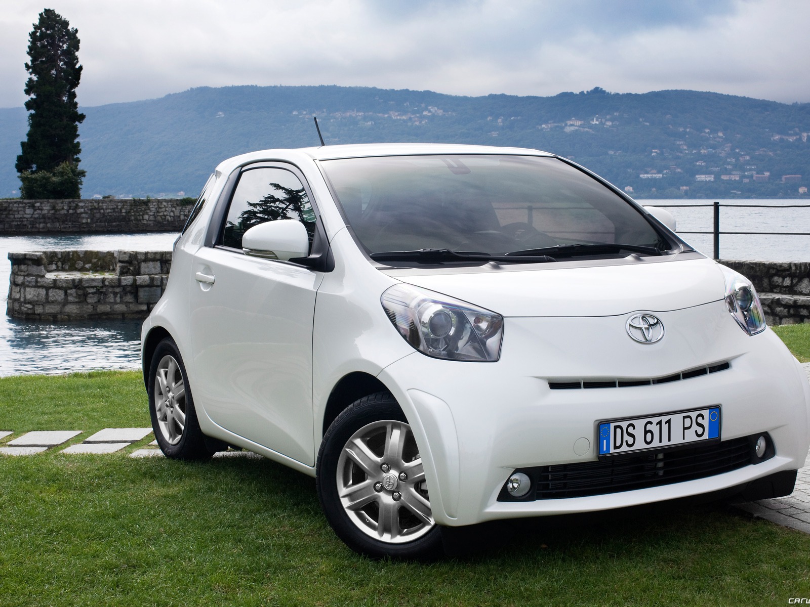 Toyota iQ - 2009 HD Wallpaper (2) #8 - 1600x1200