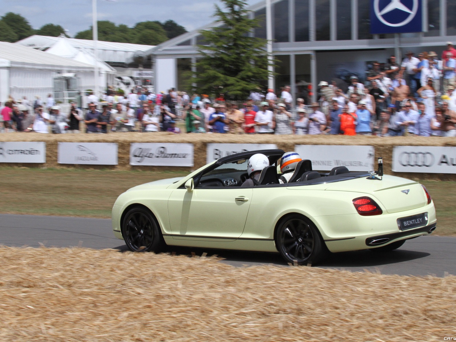 Bentley Continental Supersports Convertible - 2010 HD wallpaper #24 - 1600x1200