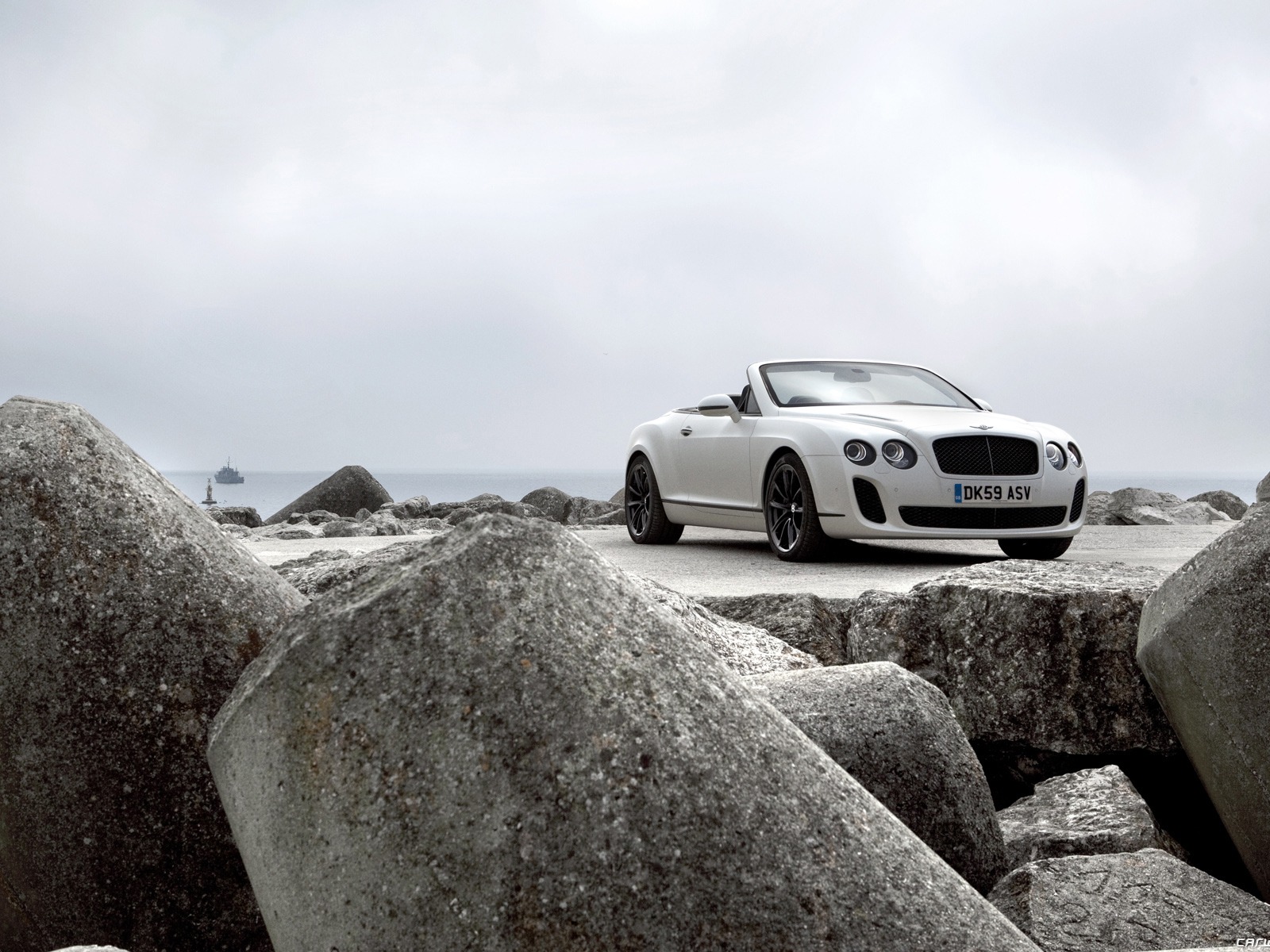 Bentley Continental Supersports Convertible - 2010 HD wallpaper #34 - 1600x1200