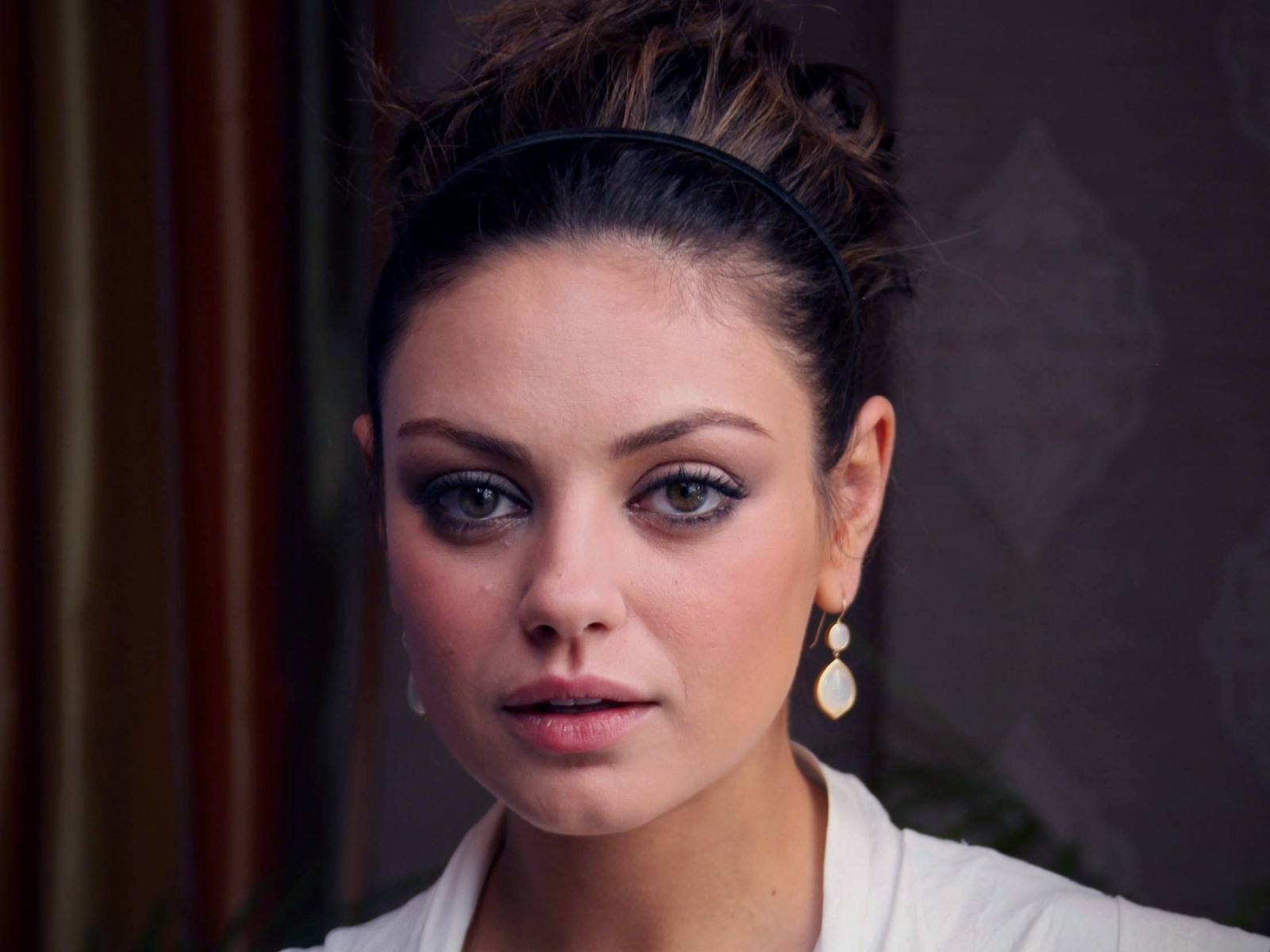 Mila Kunis 米拉·库妮丝 美女壁纸16 - 1600x1200