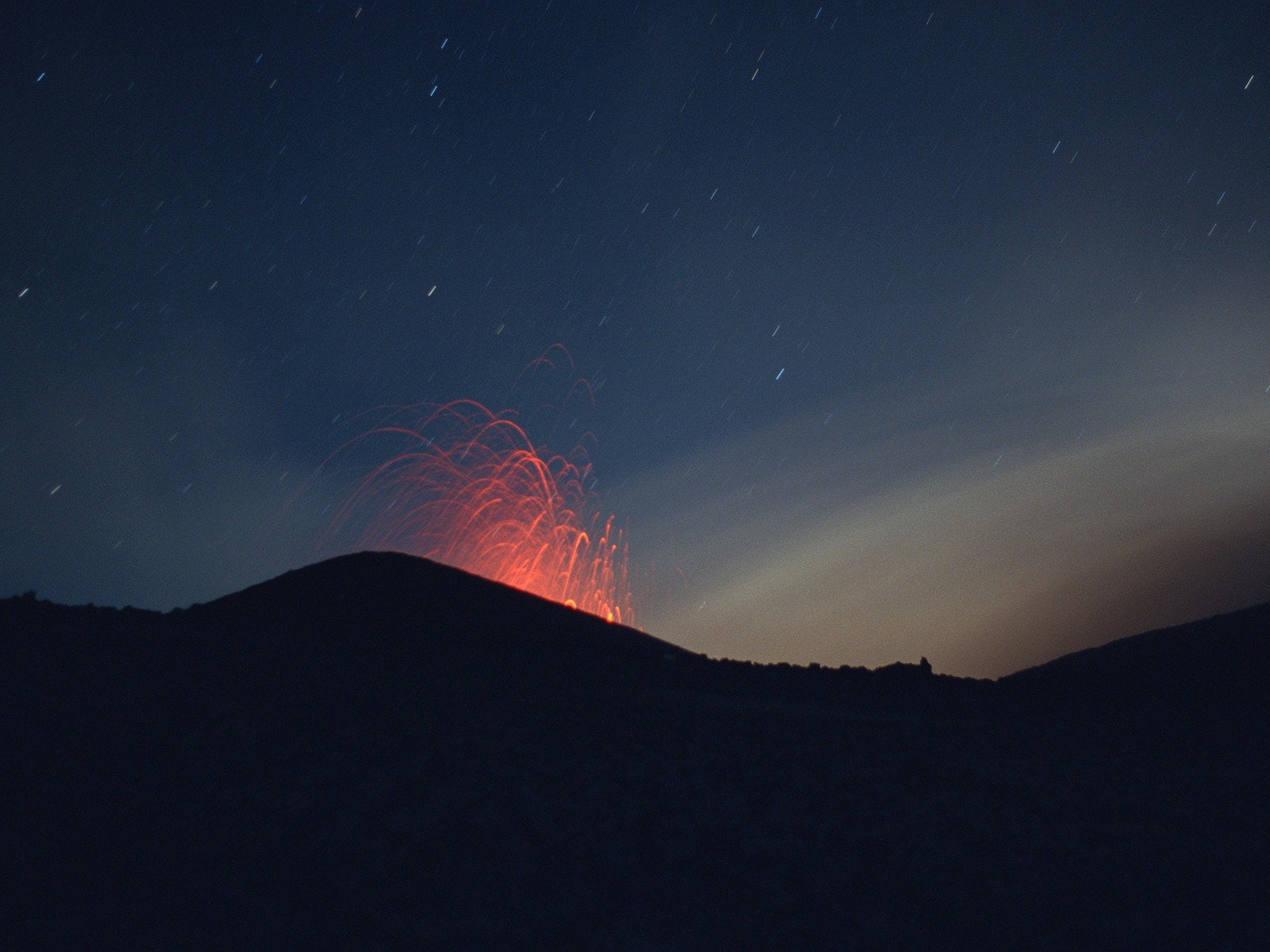 Vulkanausbruch von der herrlichen Landschaft Tapeten #10 - 1600x1200