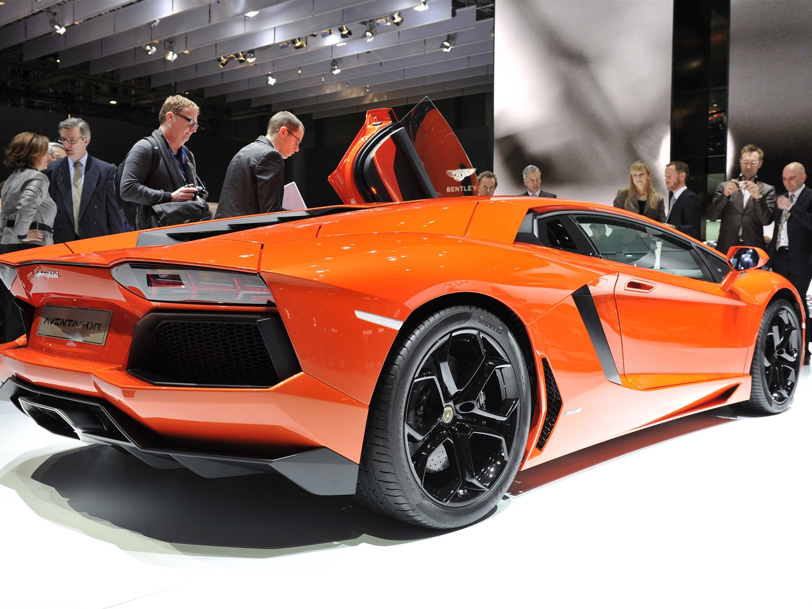 2012 Lamborghini Aventador LP700-4 fondos de pantalla HD #38 - 1600x1200