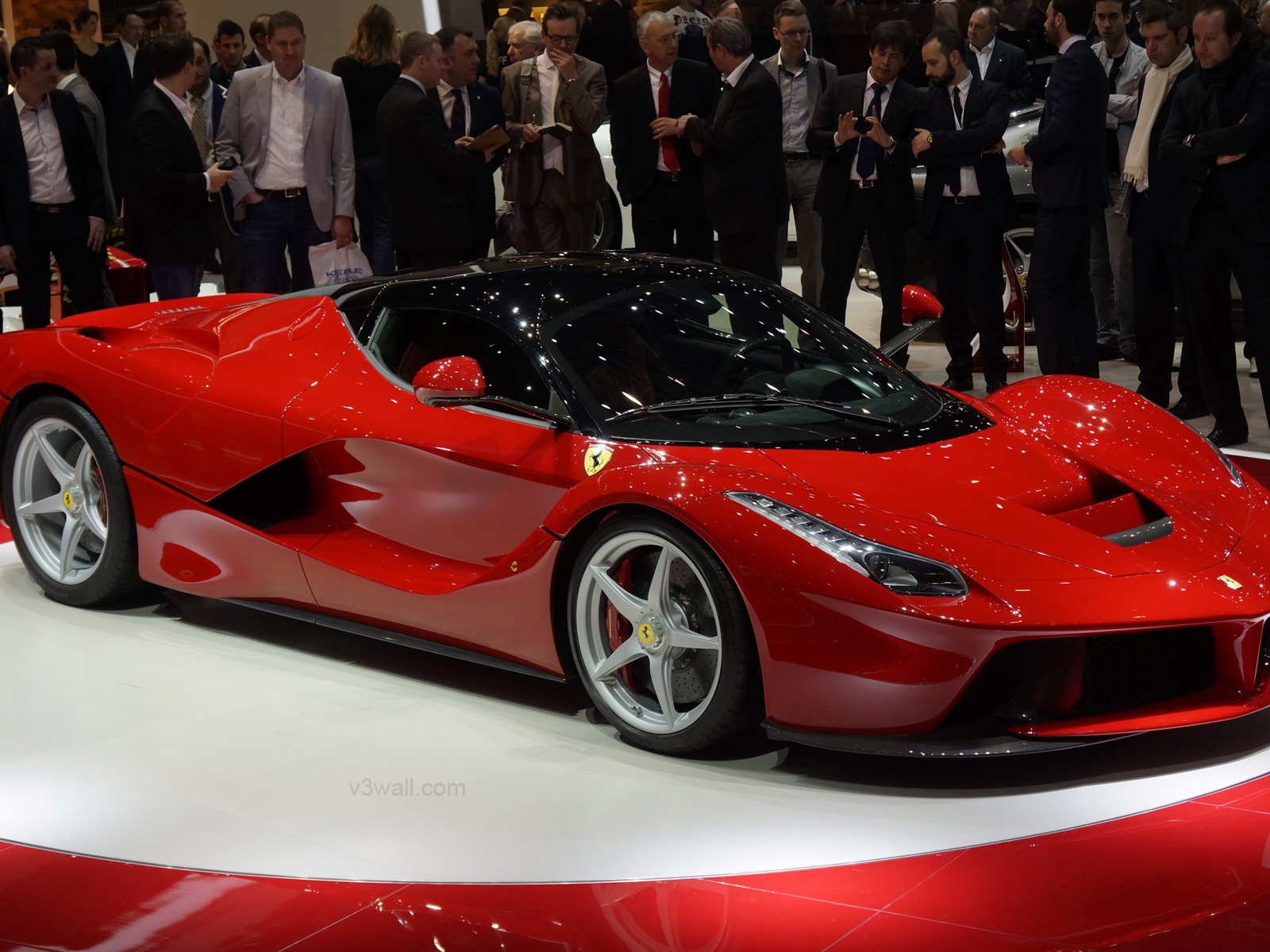 2013 Ferrari supercar rojo LaFerrari HD fondos de pantalla #13 - 1600x1200