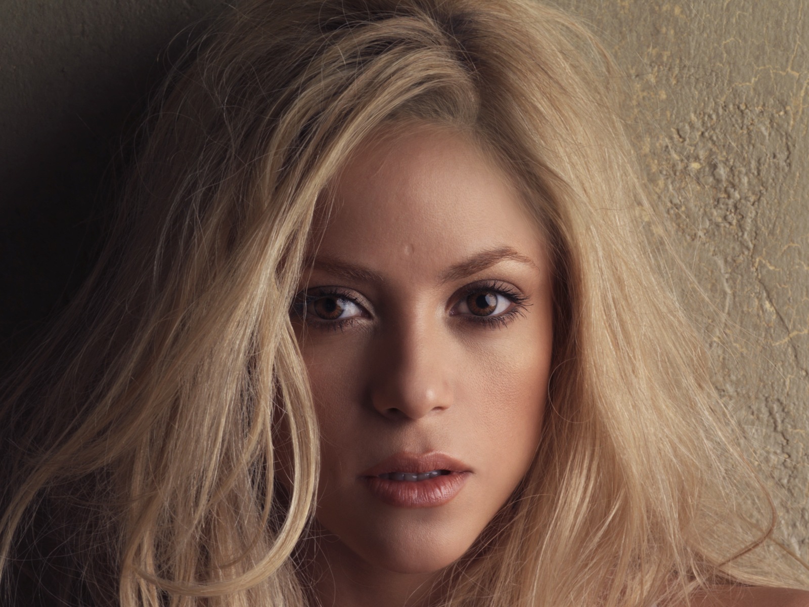 Shakira 夏奇拉 高清壁纸17 - 1600x1200