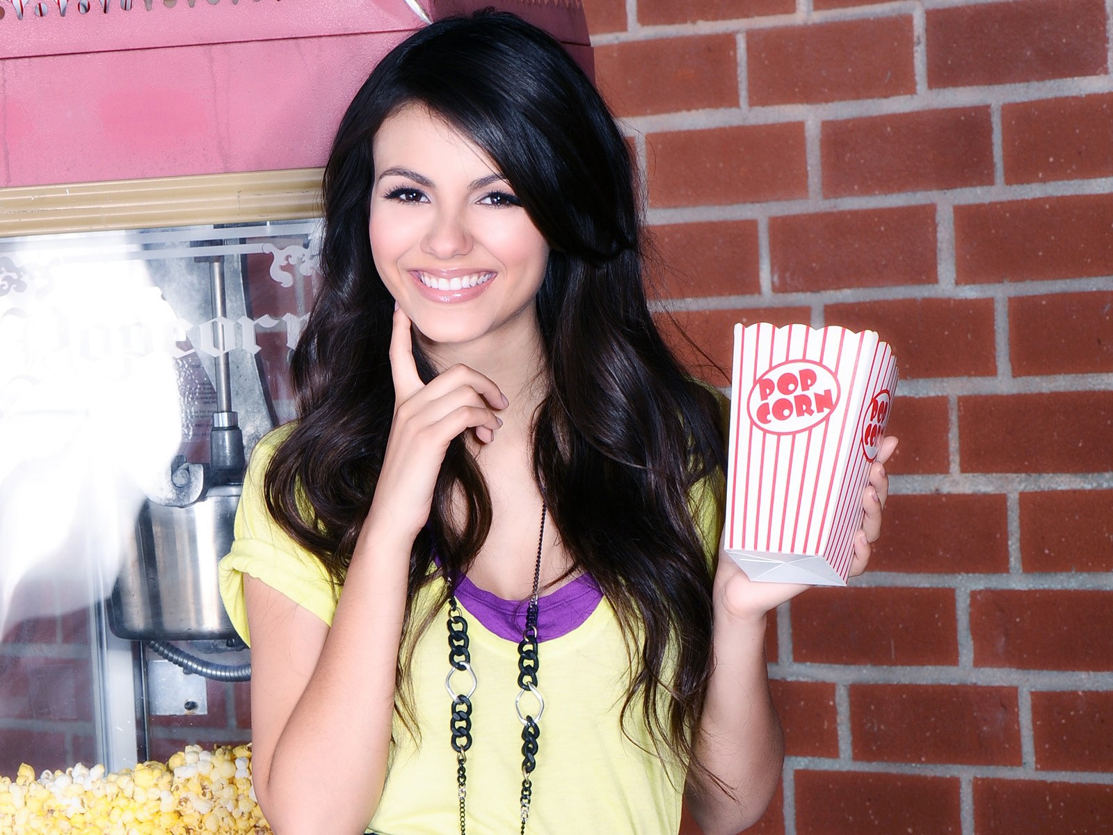 Victoria Justice schöne Wallpaper #14 - 1600x1200