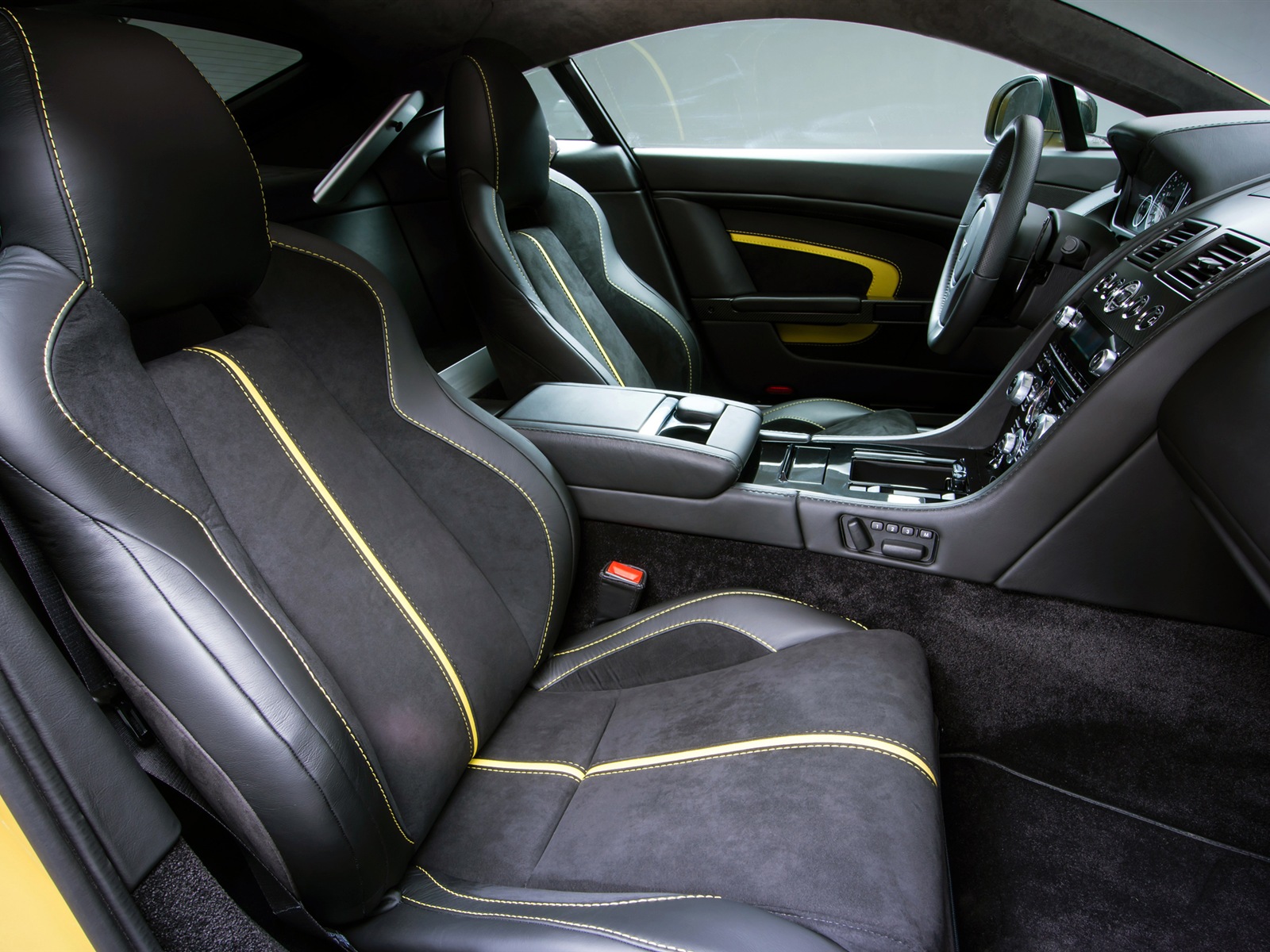 2013 Aston Martin V12 Vantage S HD tapety na plochu #19 - 1600x1200