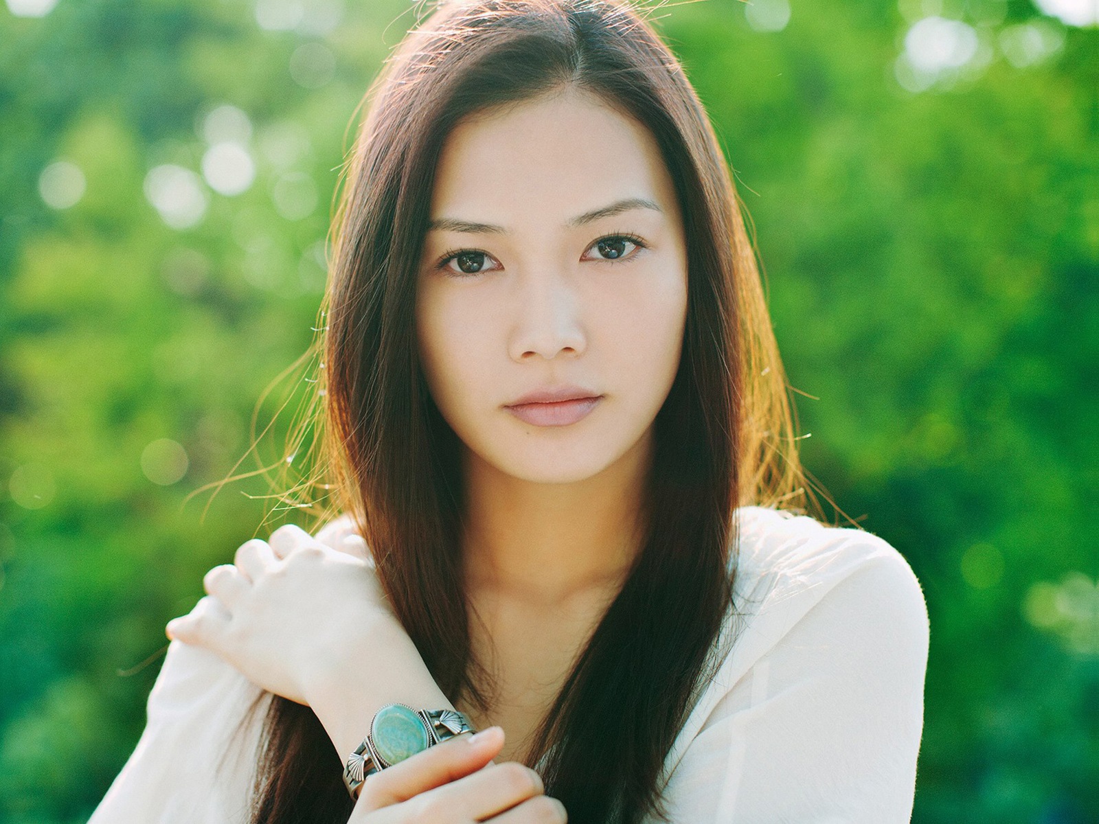 일본 가수 요시오카 유이의 HD 배경 화면 #15 - 1600x1200