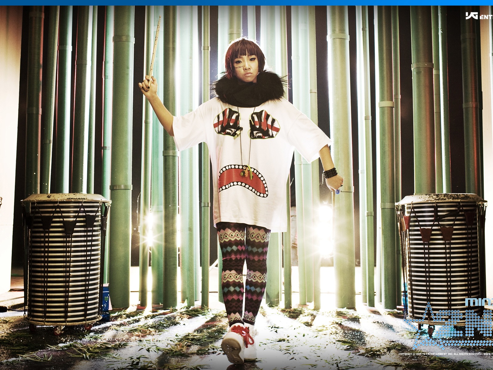 Korean music girls skupina 2NE1 HD tapety na plochu #15 - 1600x1200