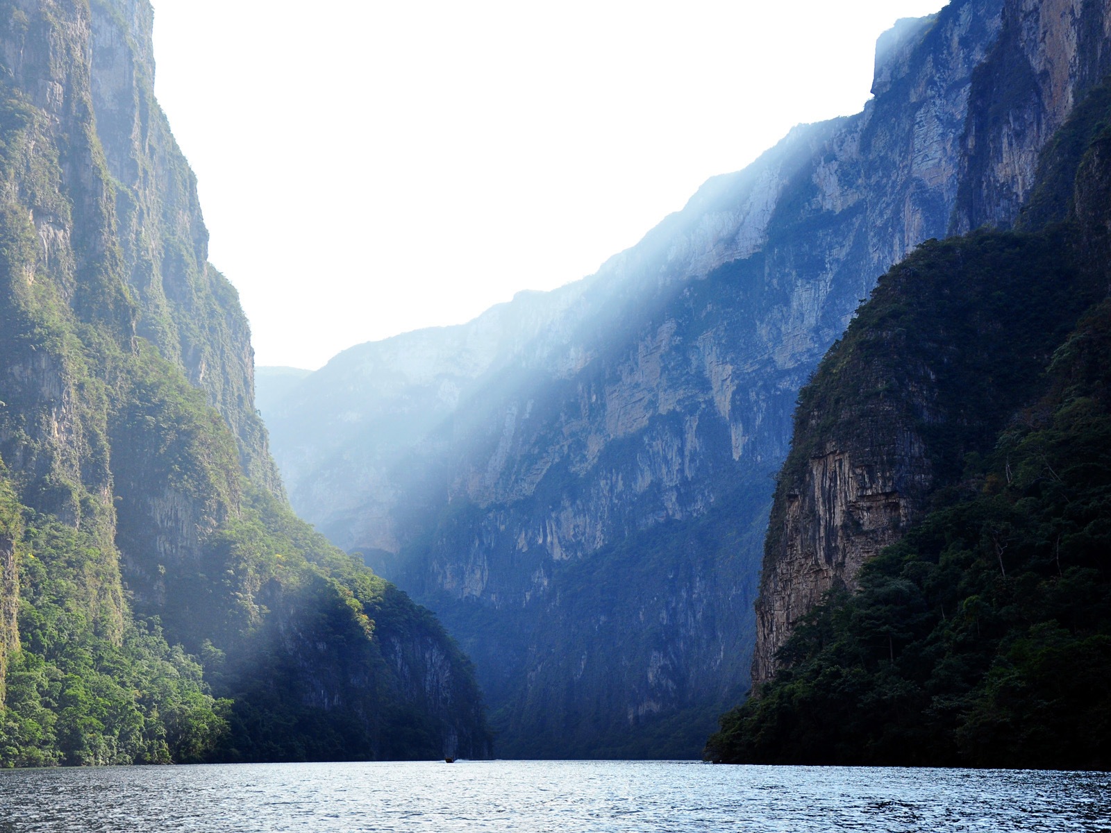 아름다운 산, 호수, 숲, 윈도우 8 테마의 HD 배경 화면 #8 - 1600x1200