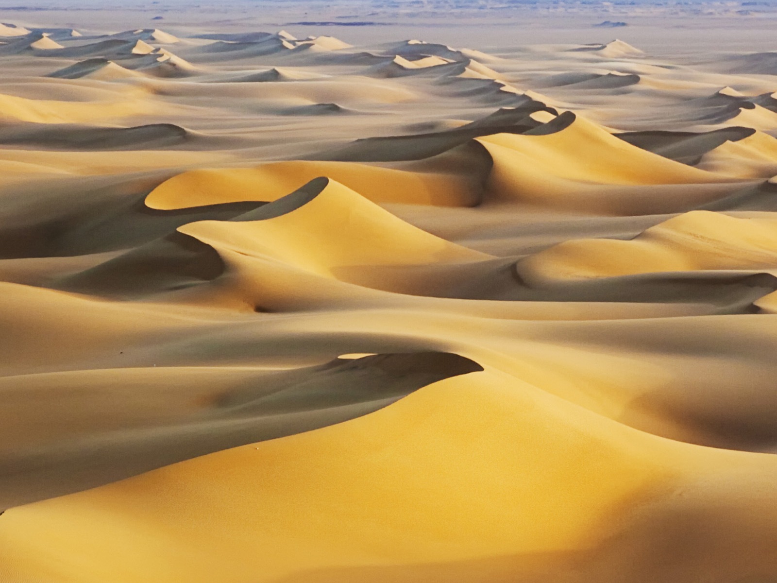 炎热干旱的沙漠，Windows 8 全景宽屏壁纸4 - 1600x1200