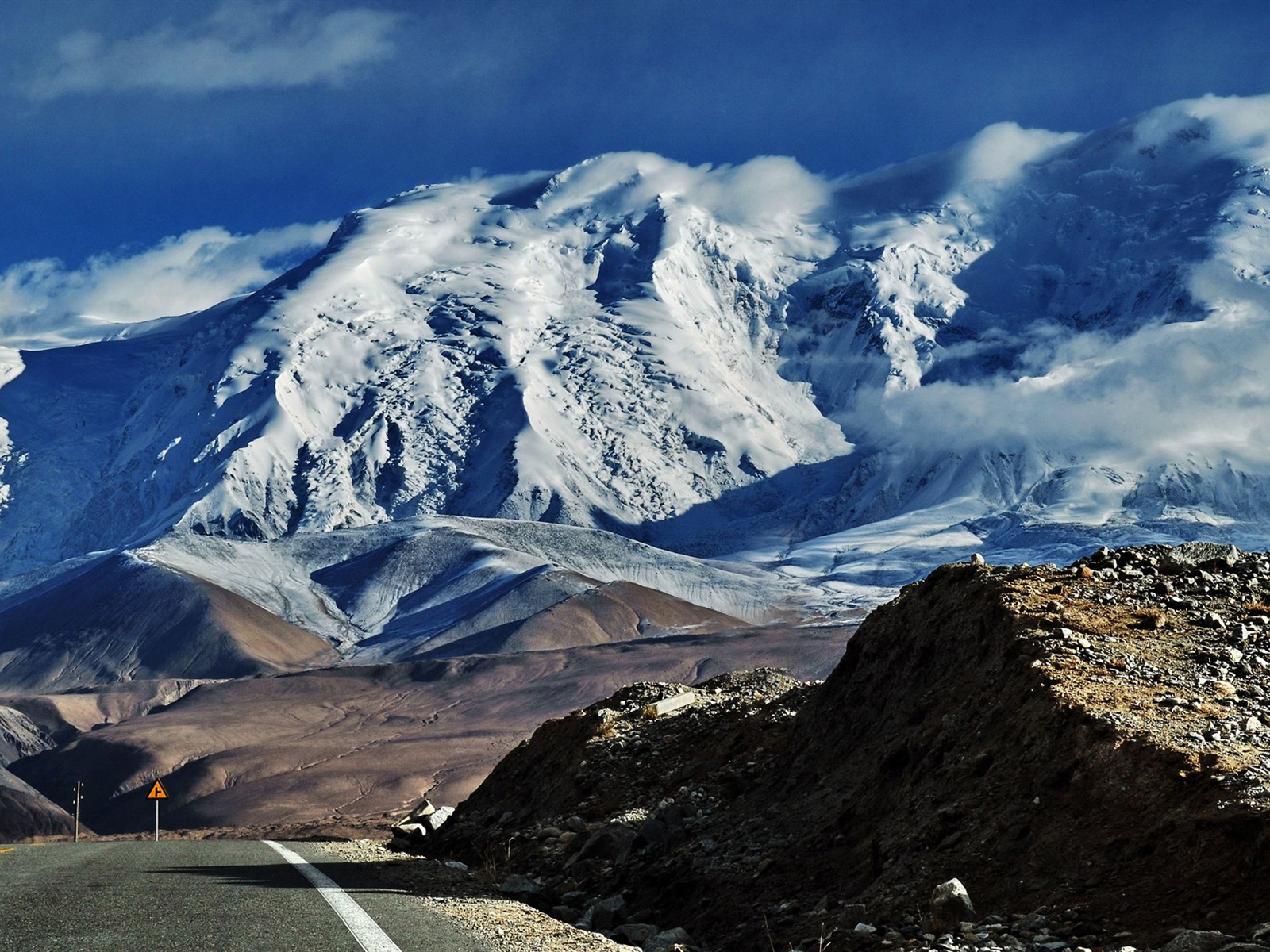 Pamirs krásné scenérie HD Tapety na plochu #13 - 1600x1200