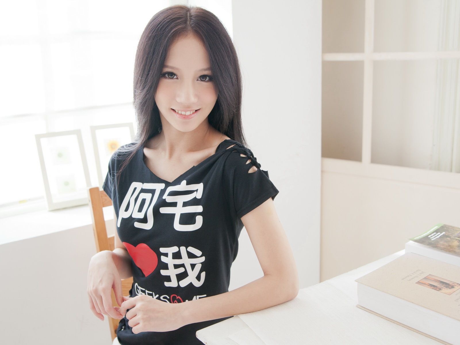 Тайвань девушки в помещении обои SunnyLin HD #1 - 1600x1200