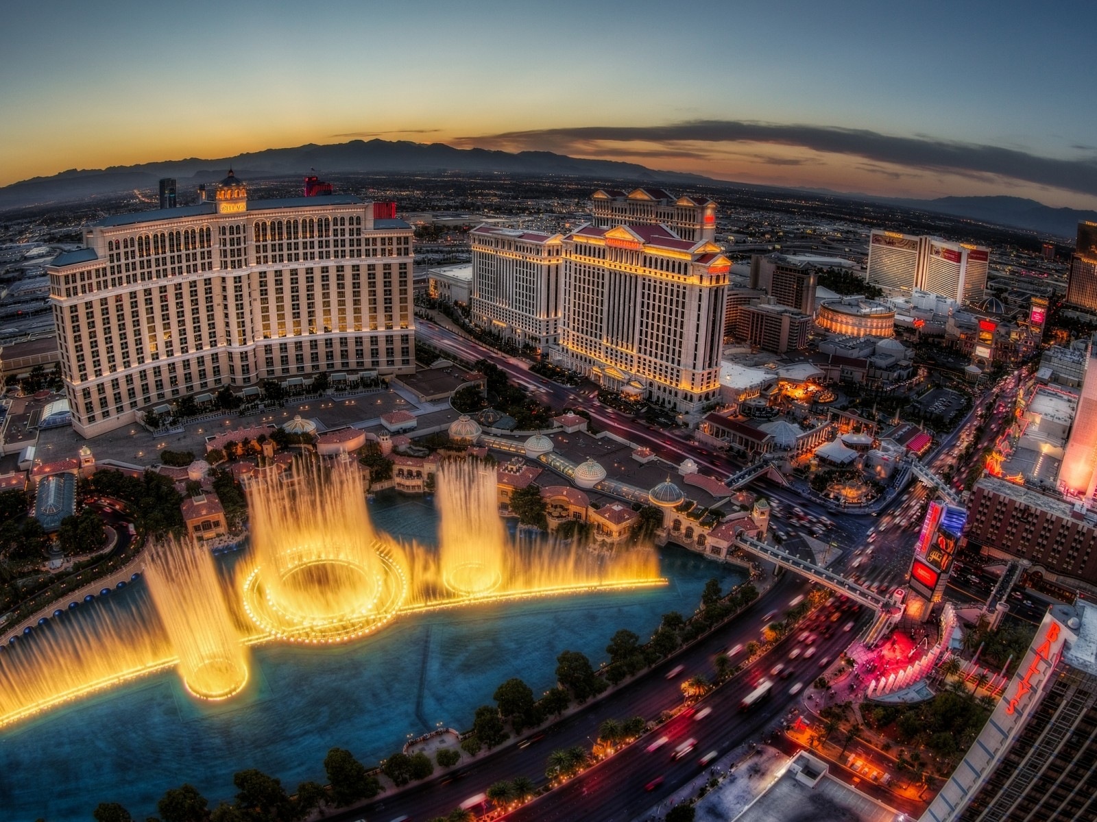 Hermosa noche en fondos de pantalla de alta definición de Las Vegas #16 - 1600x1200