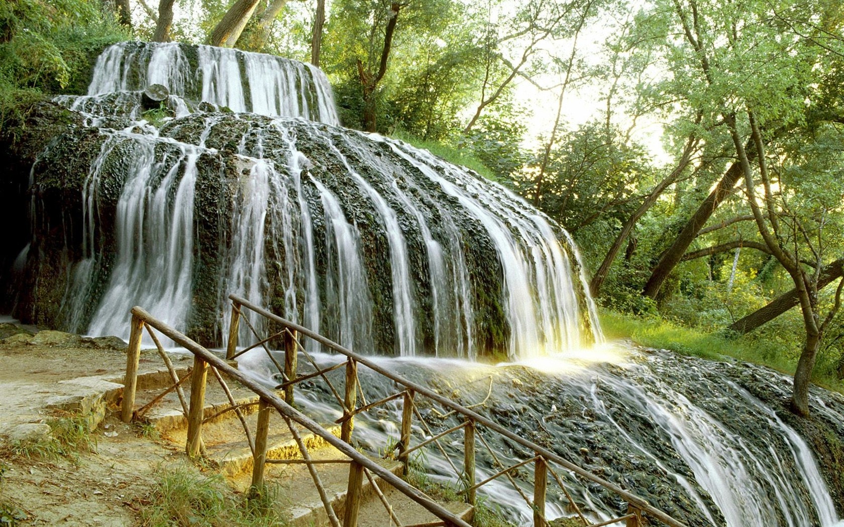 Cataratas del Bosque Fondo de pantalla HD #7 - 1680x1050