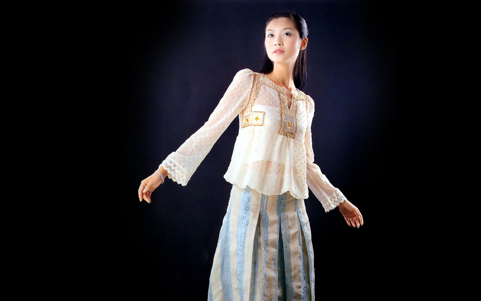 Oriental Beauty Fashion Show #12 - 1680x1050