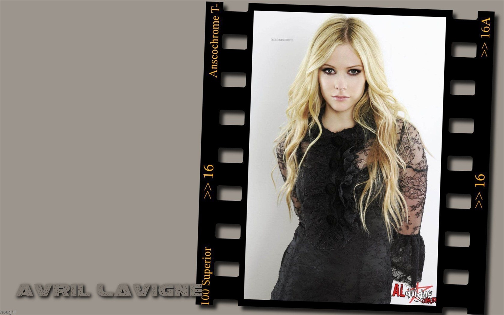Avril Lavigne beautiful wallpaper #6 - 1680x1050