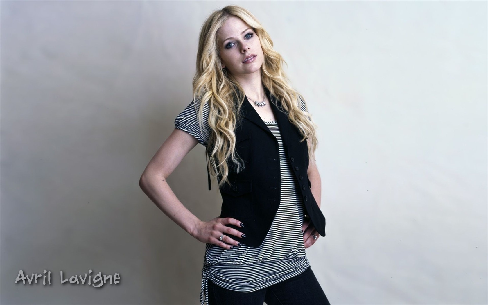Avril Lavigne krásnou tapetu #15 - 1680x1050