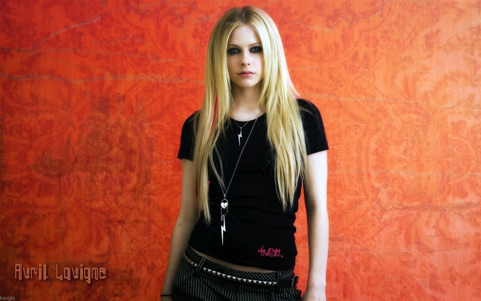 Avril Lavigne 艾薇儿·拉维妮 美女壁纸19 - 1680x1050