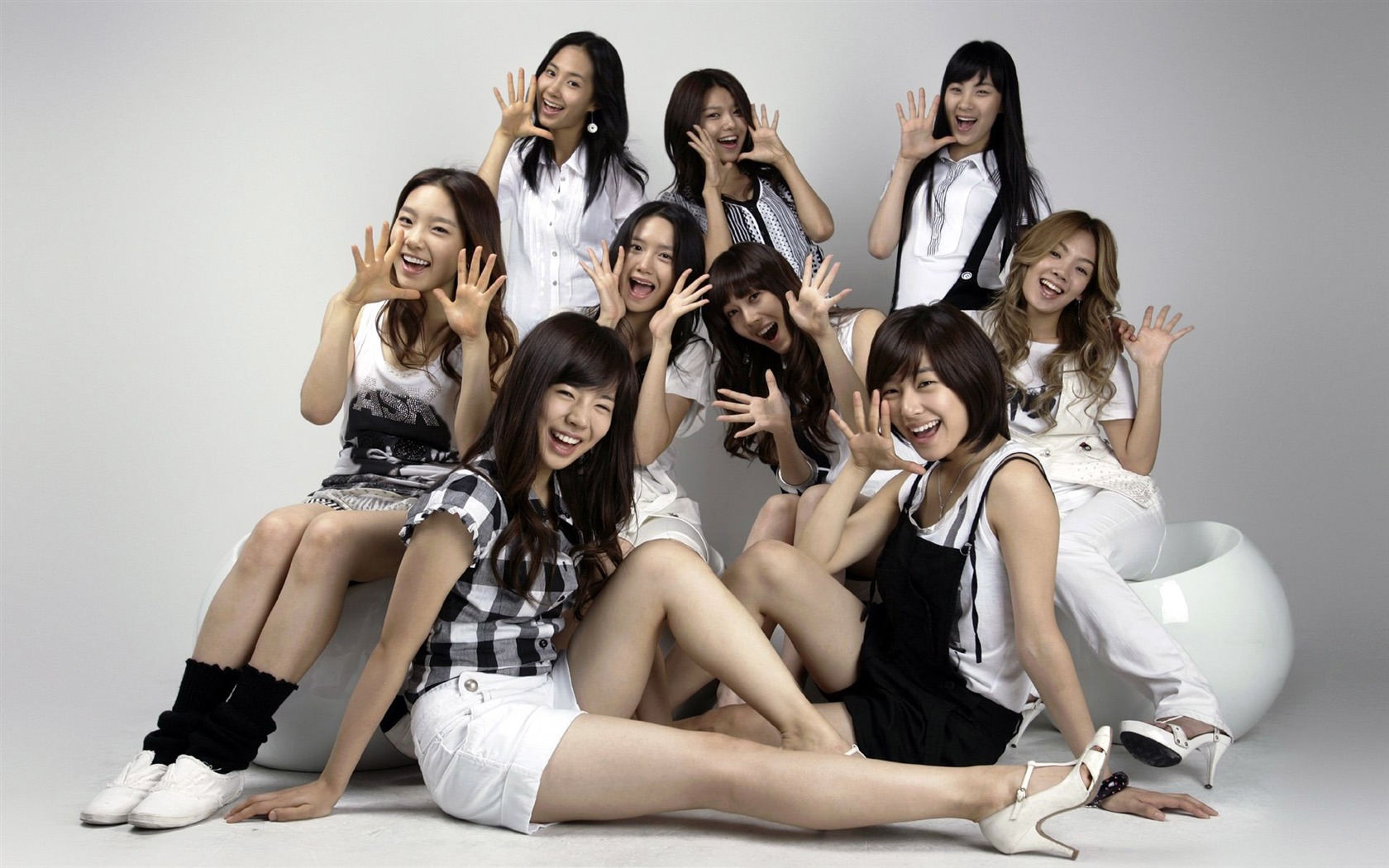 Fond d'écran Generation Girls (1) #19 - 1680x1050