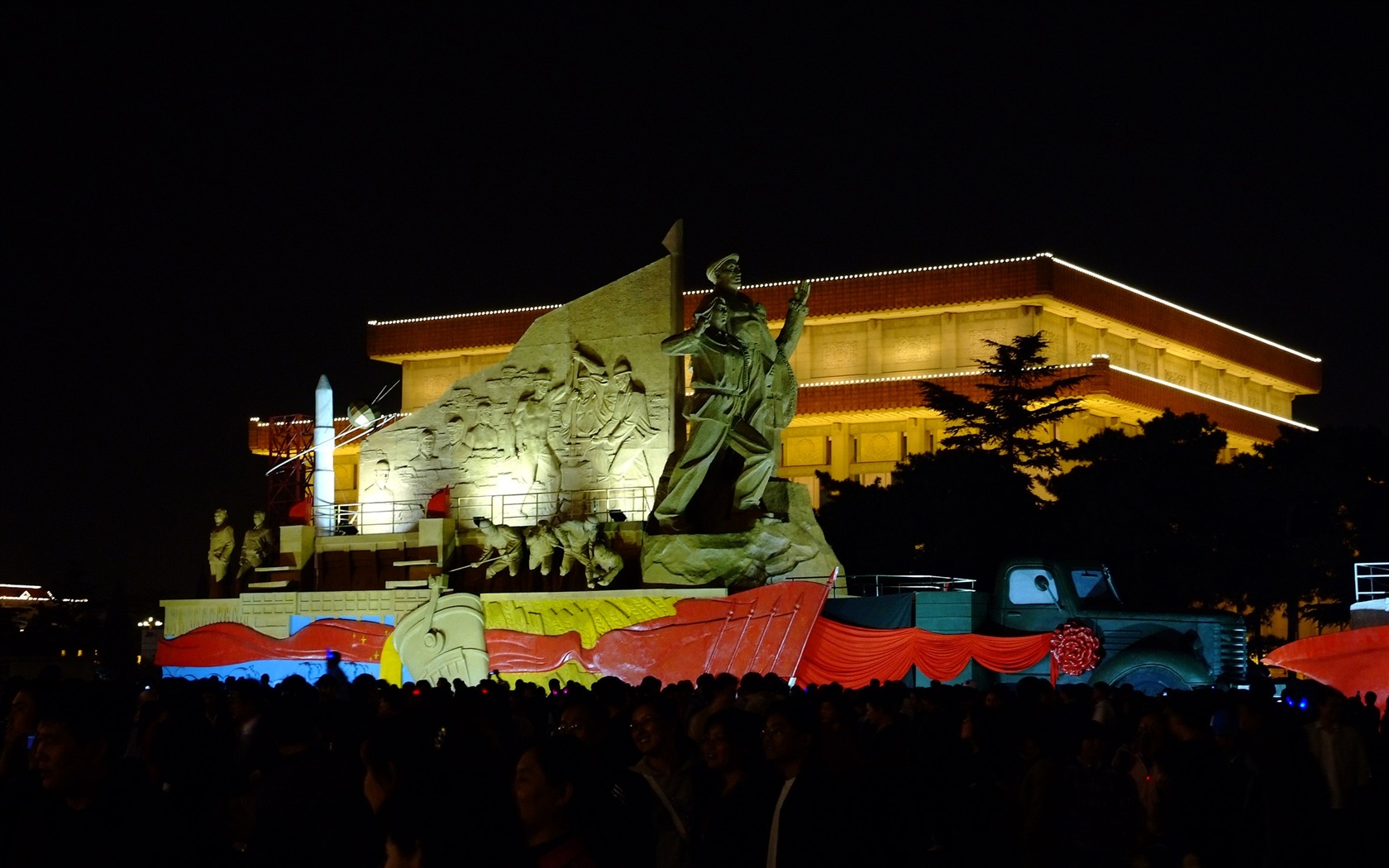 Tiananmen Square nuit colorée (œuvres barres d'armature) #24 - 1680x1050