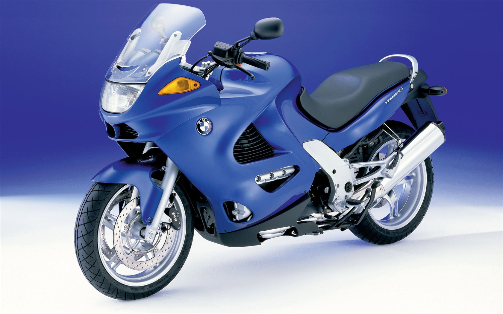 BMW fondos de pantalla de la motocicleta (1) #2 - 1680x1050