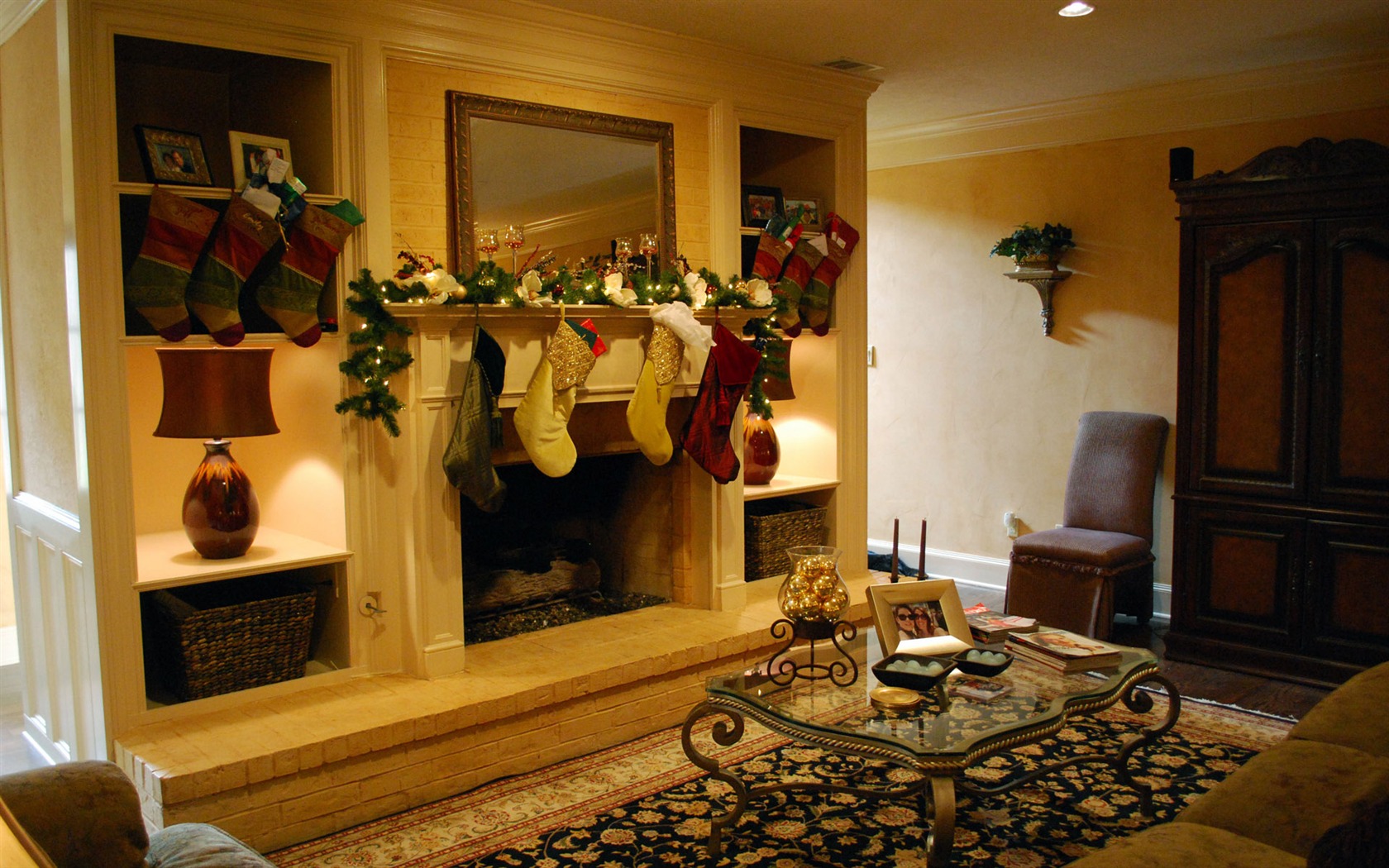 Western-style family fireplace wallpaper (2) #8 - 1680x1050