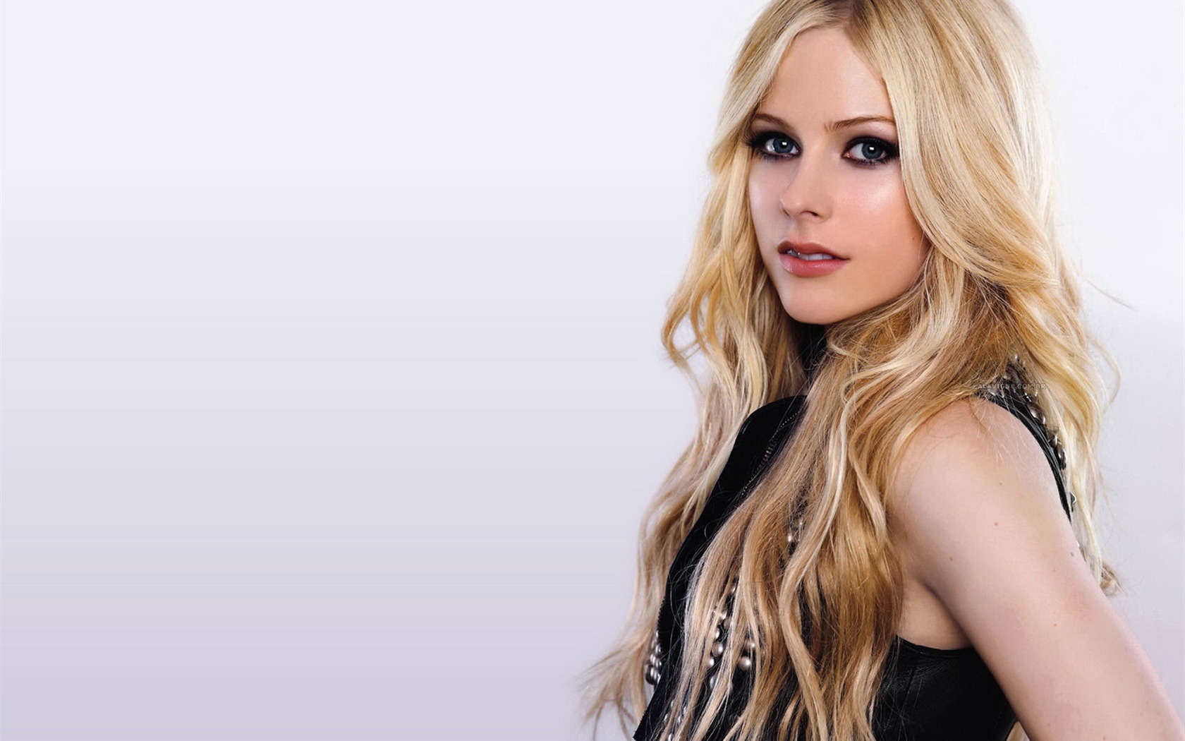 Avril Lavigne beau fond d'écran (3) #40 - 1680x1050