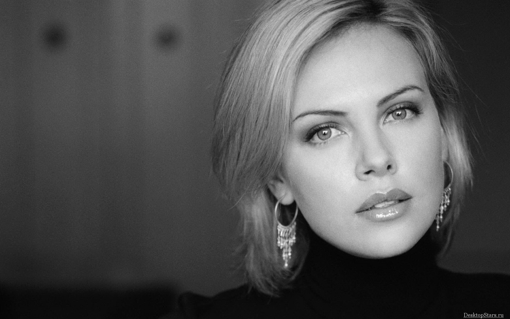 Charlize Theron beau fond d'écran (2) #21 - 1680x1050