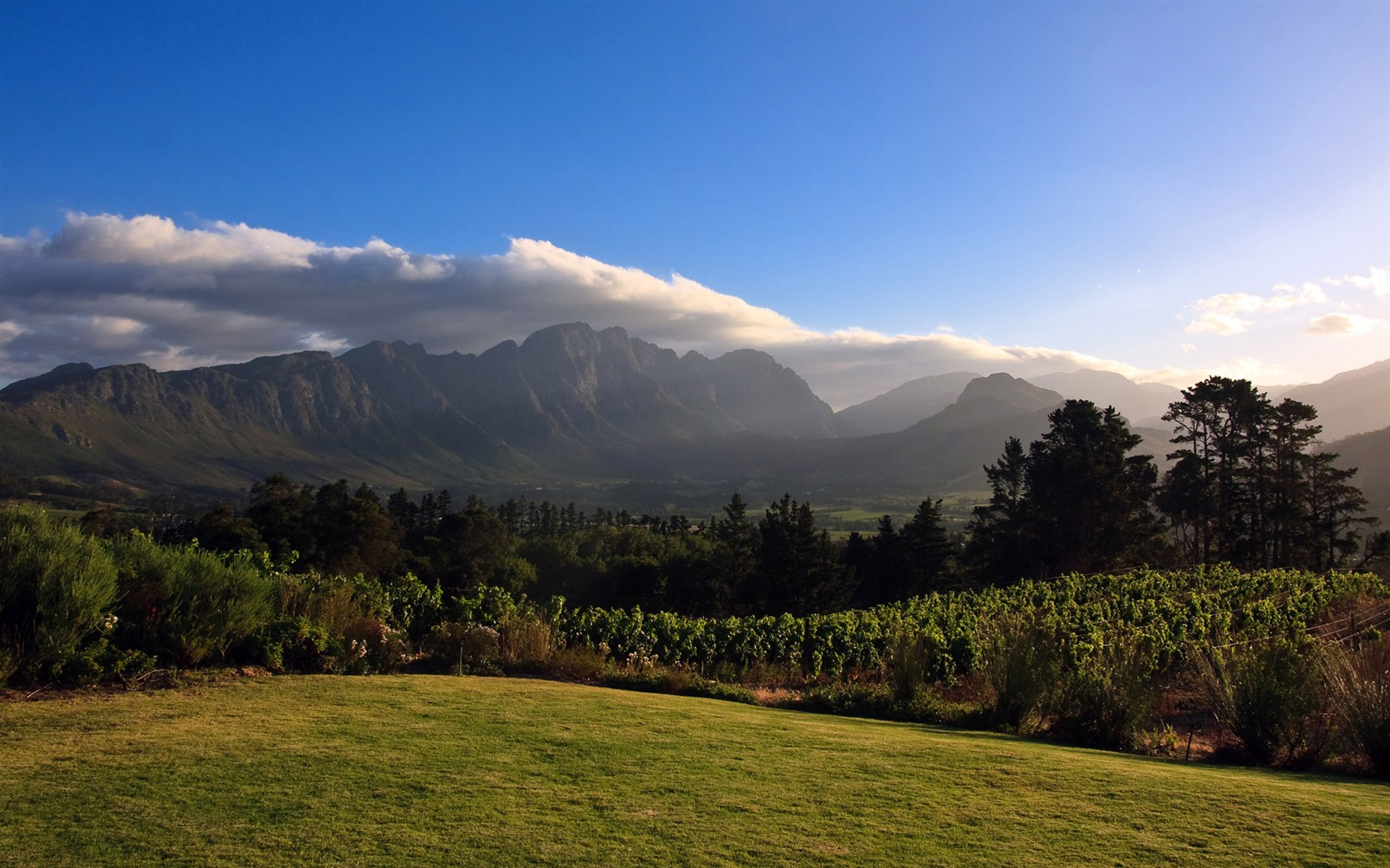 Mountain Valley Landscape wallpaper (2) #16 - 1680x1050